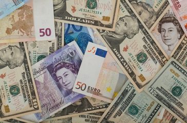 US-Dollar-EURO-uk-pound-and-Swiss-franc