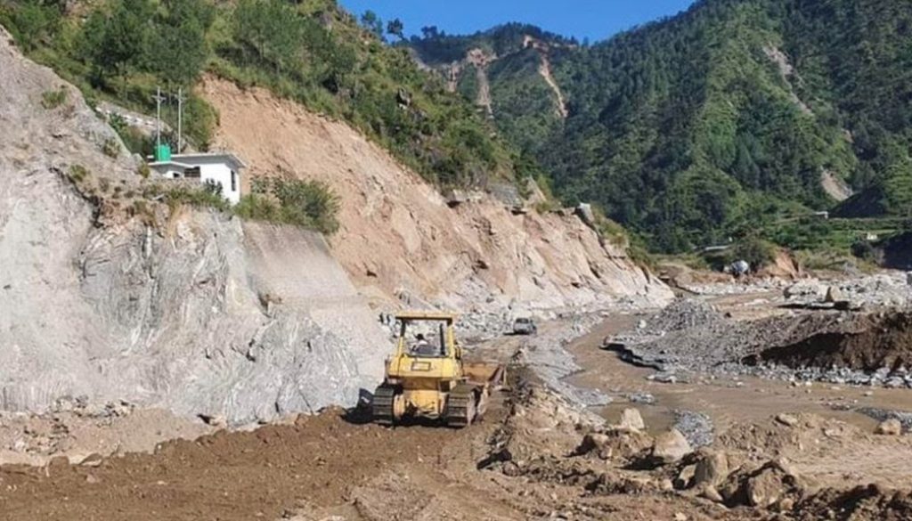 bp_highway_LU9qr589E2