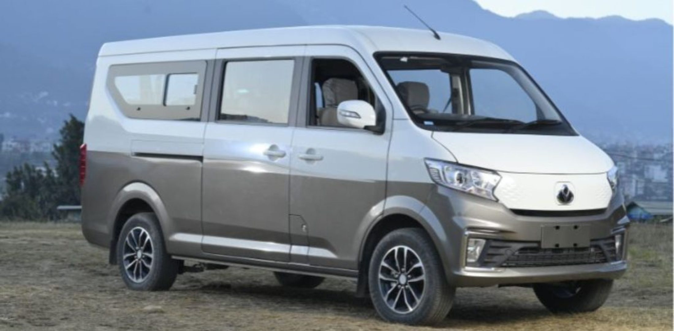 neosia_van_AzgXTd4pbZ