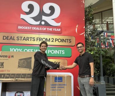 Prize handover2
